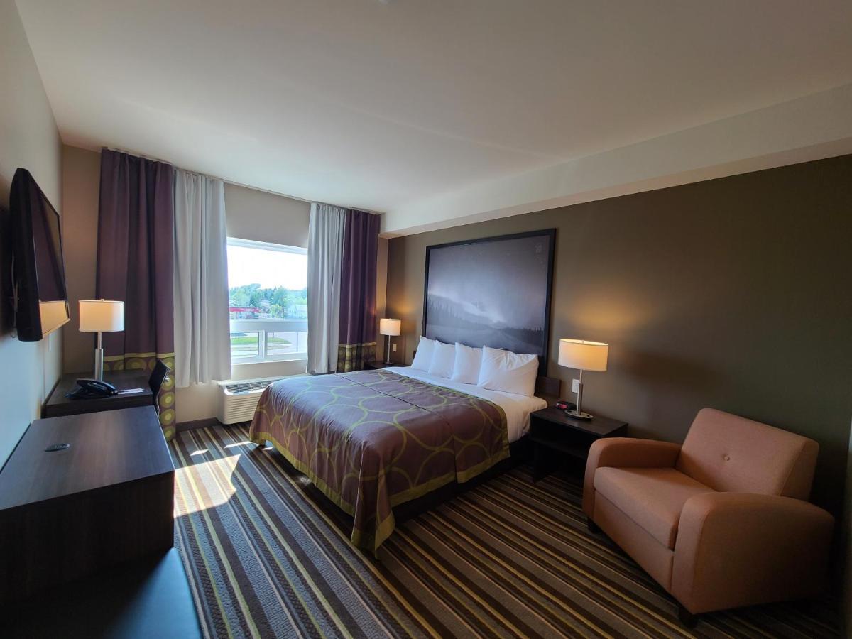 Hotel Super 8 By Wyndham Thompson Exteriér fotografie
