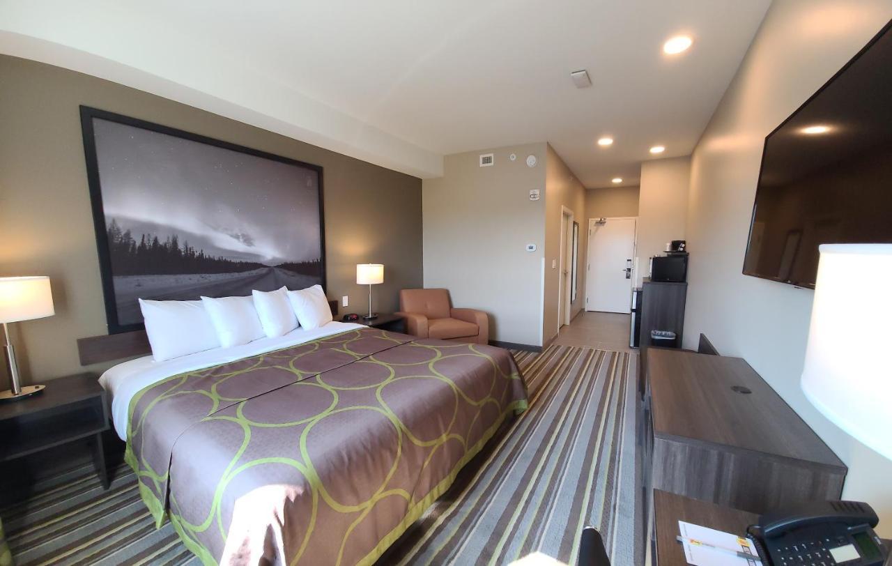 Hotel Super 8 By Wyndham Thompson Exteriér fotografie