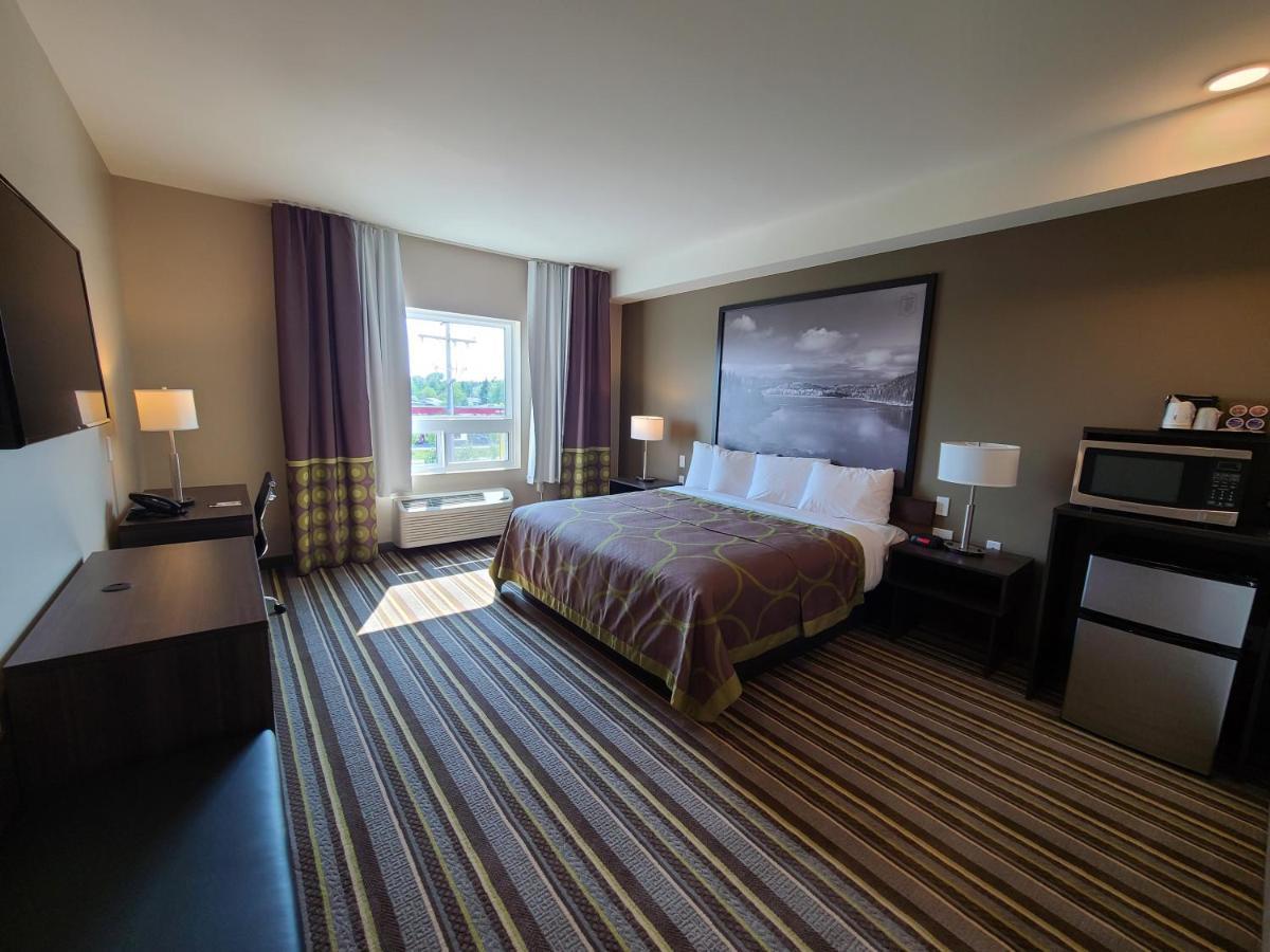 Hotel Super 8 By Wyndham Thompson Exteriér fotografie