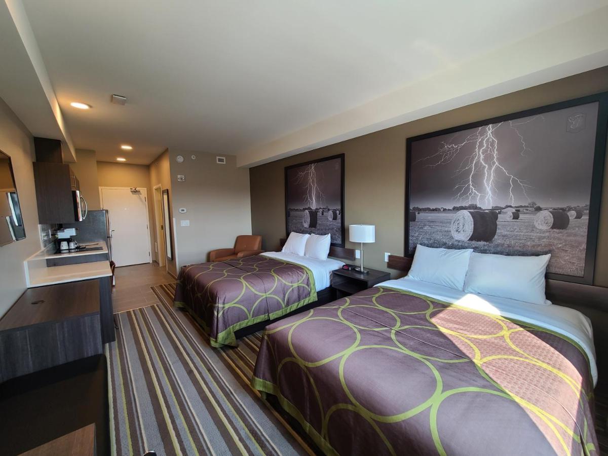 Hotel Super 8 By Wyndham Thompson Exteriér fotografie
