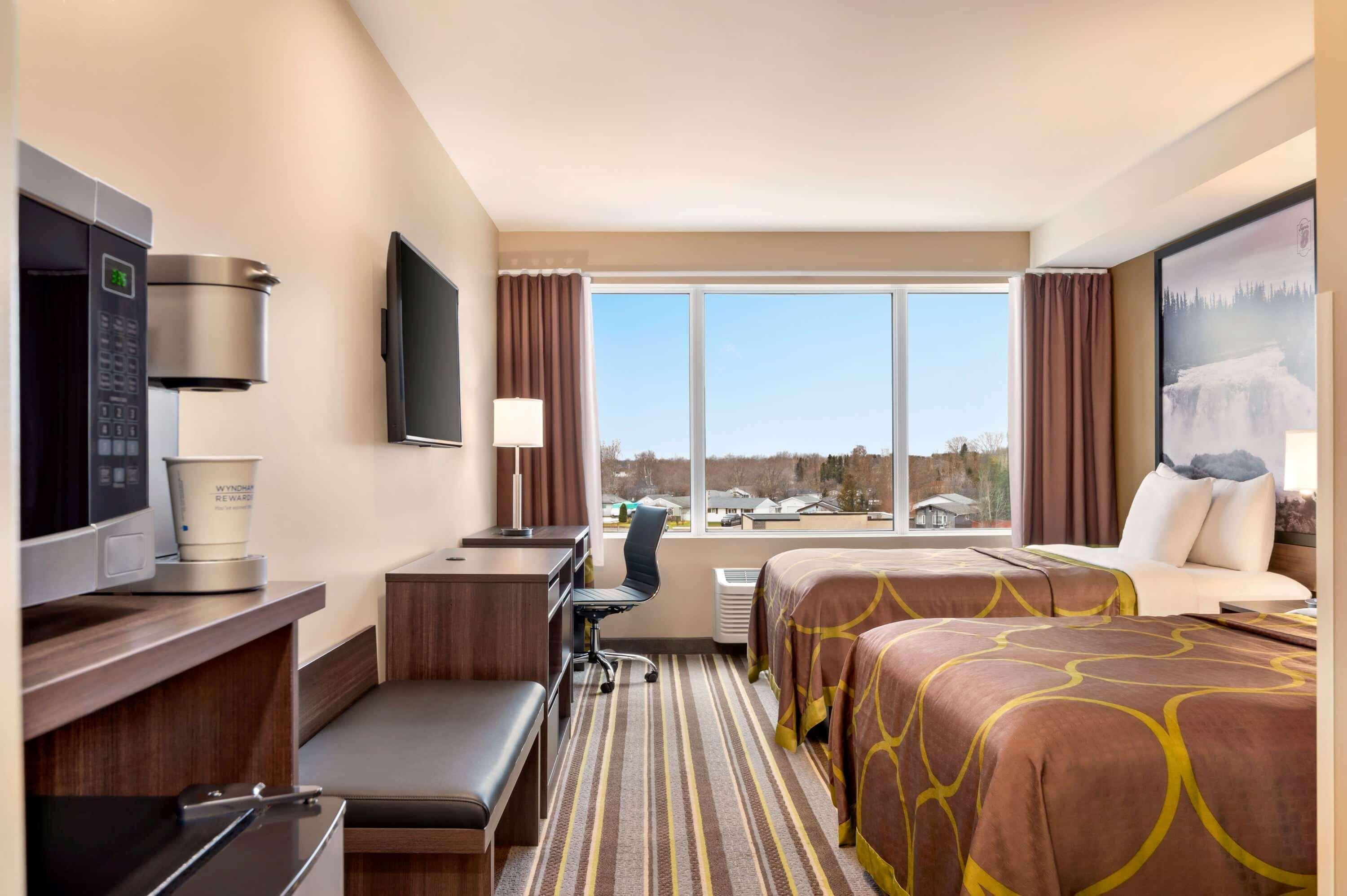 Hotel Super 8 By Wyndham Thompson Exteriér fotografie